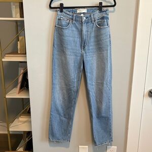 Abercrombie & Fitch Ankle Straight Ultra High Rise Curve Love Light Wash Jeans